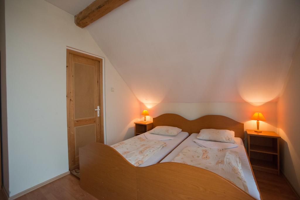 Hotel Beluci Panzio Odorheiu Secuiesc Exteriér fotografie