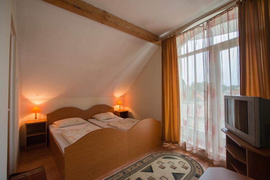 Hotel Beluci Panzio Odorheiu Secuiesc Exteriér fotografie